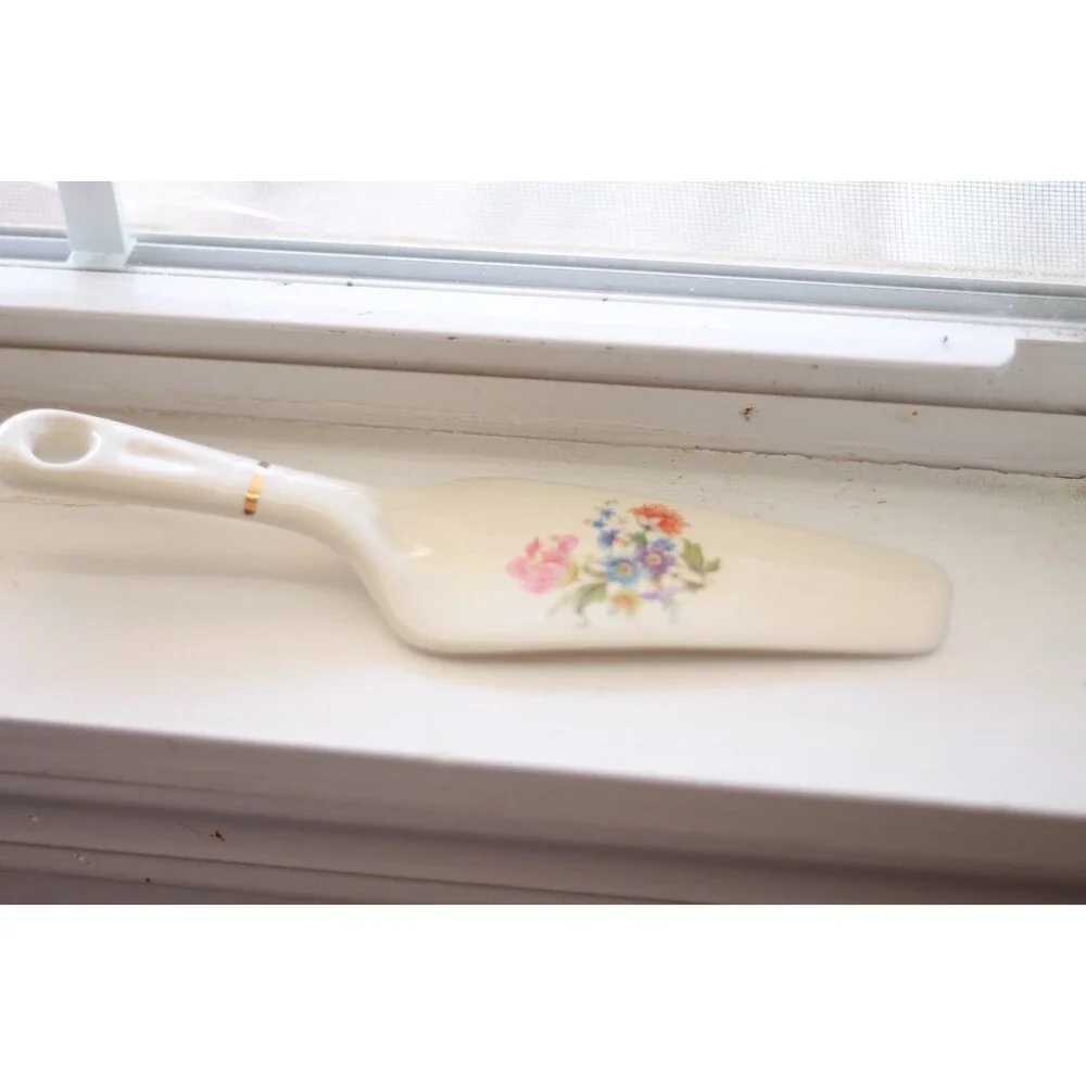 Vintage Porcelain Cake Pie Dessert Server Flowers